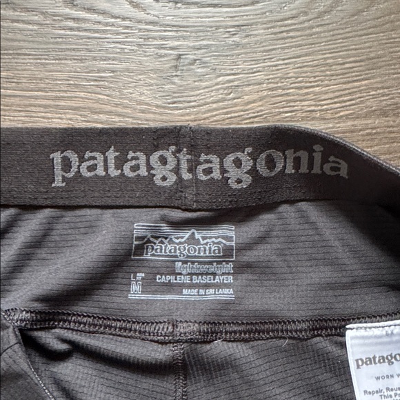 Women’s Patagonia Capilene Baselayer black pants lightweight medium - Picture 4 of 4